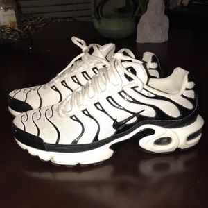 Nike Air Max Plus Black/White 6Y